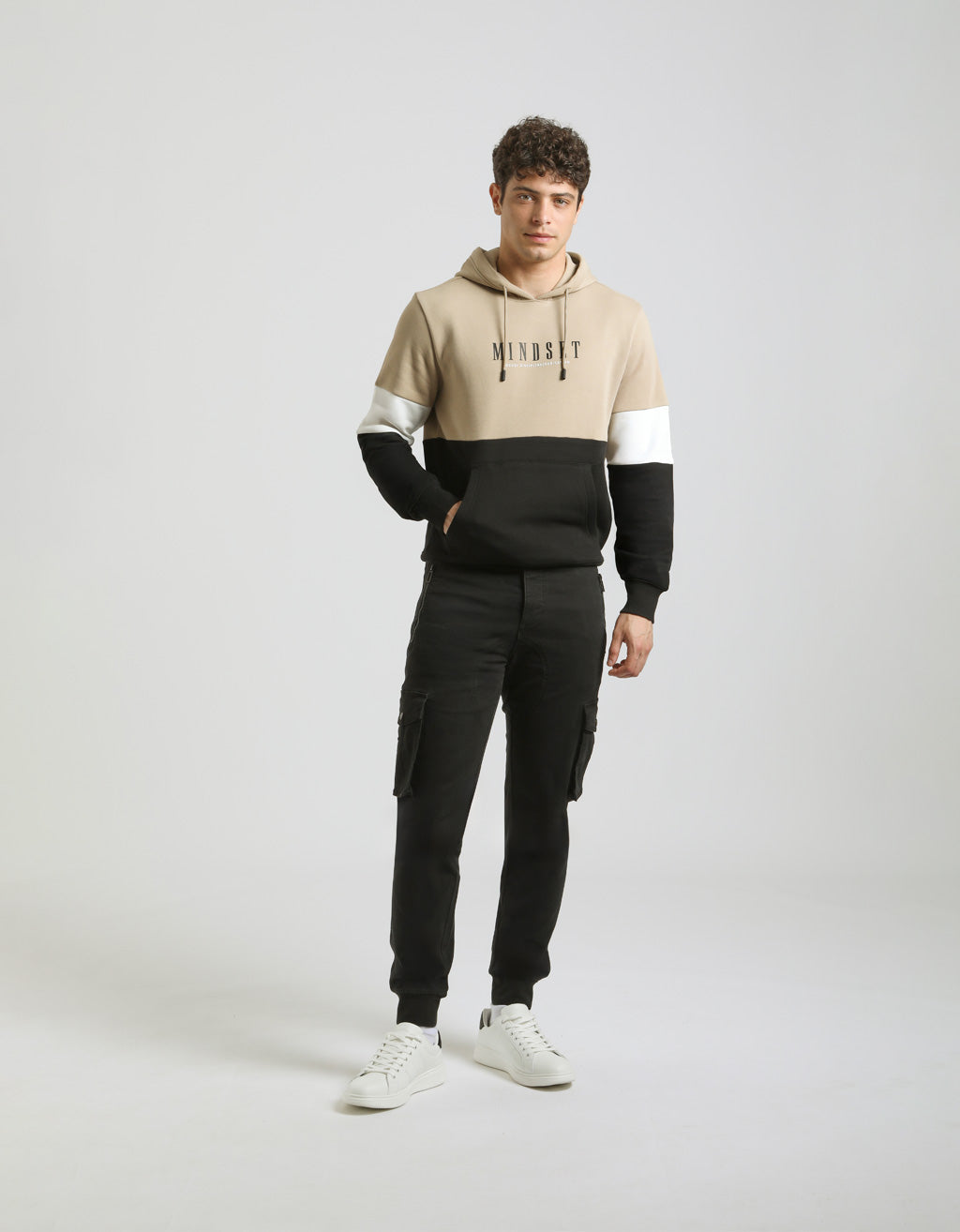 Felpa con cappuccio colorblock